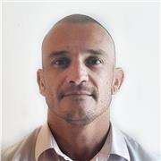 Professeur pour l'aide aux devoirs et le soutien scolaire donne des cours particuliers